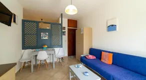 La Stella Apartments - Image 2