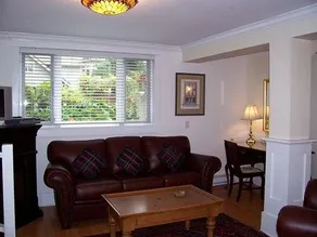 Kitsilano Garden Suites - Image 4