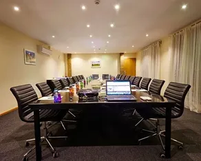 TOWN LODGE UPPER HILL - Image 2