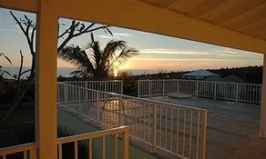 Hut Pointe Inn - Image 5