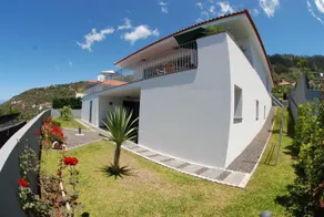 Green Villa Calheta - Image 2