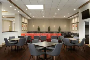 Delta Hotels by Marriott Detroit Metro Airport - Image 4