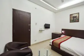 Hotel Woodlands - Image 2