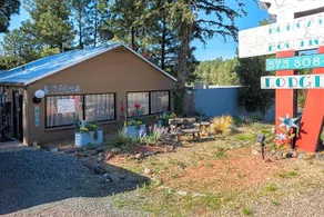 The Rustique Bungalows and Boutique - Image 5