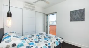 Magnificent Apartment + FREE car park near CBD - Image 5
