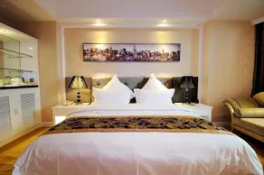 Lvweisi International Hotel - Image 2