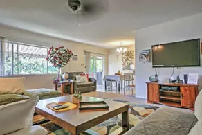 Downtown Chestnut Apartment - Image 5