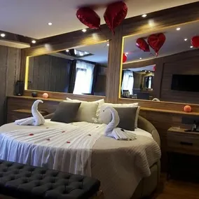 Emirtimes Hotel - Image 2