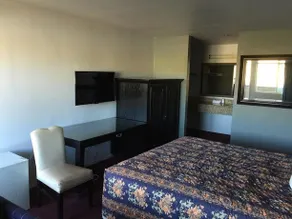 Valley Motel - Image 5