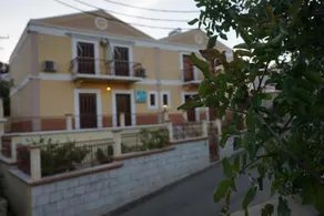 Villa Pinotsi - Image 3