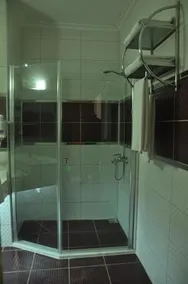 Akin Paradise Hotel - Image 4