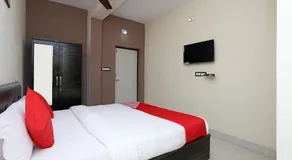 Regal Stays By OYO Rooms - Image 4