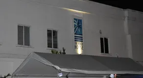 Flamboyant Beach House - Image 3