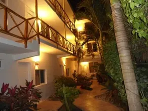 Las Tres Palmas Hotel - Image 2