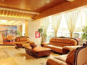 Four Seasons Holiday Hotel - Image 2
