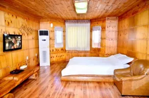 Jeju Mokhwahyuyang Pension - Image 2