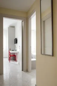 Central House - Image 5