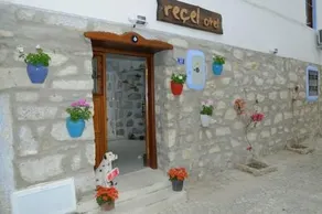 Recel Hotel - Image 2