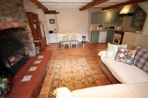 Priory Bungalow - Image 4
