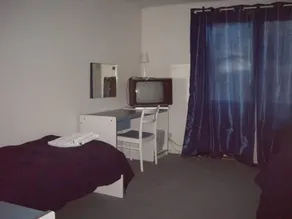 Kinda Motel - Image 4
