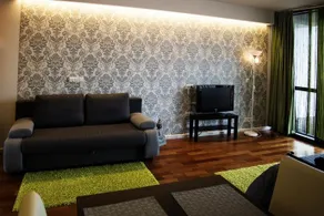 Modern Apartment with Lake View - Image 4