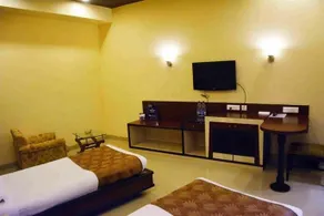 OYO Premium Vidya Nagar - Image 5
