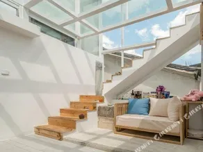She's House - Image 3