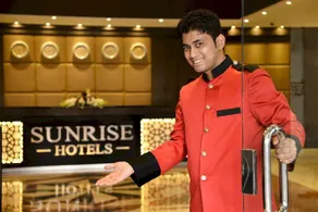 Sunrise Hotel - Image 5