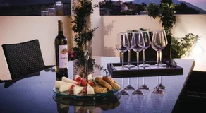 MiLo Luxury House -Free Airport pick up-10min drive - Image 4