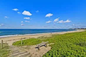 Nautilus Beachfront Apartment 12 - Image 2