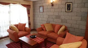 Tropical Towers Apartments - Image 4