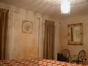 Villa Roses - Image 2
