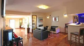 Harri's - Image 4