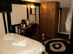 Cornerstone Bed & Breakfast - Image 5