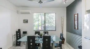 CitySide Apartment - 2 Bedroom with Private Courtyard - Image 3
