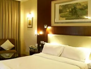 Red Crowned Crane Hotel Qingdao - Image 4