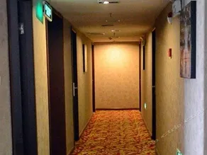 Golden Sunshine Hotel - Image 4
