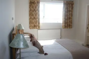 Roundstone House - Image 5