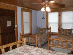 River Front Motel - Image 4