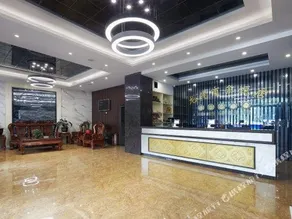 Longqian Business Hotel - Image 4