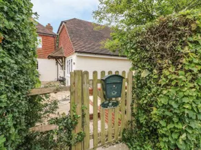 Red House Cottage - Image 1