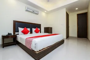 Hotel Krone Delhi Near IGI Airport Delhi - Image 1