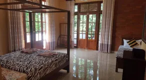 Lizzie Villa Guest House - Image 1