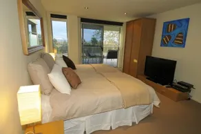 Gippsland Lakehouse A - Canal frontage - Image 3