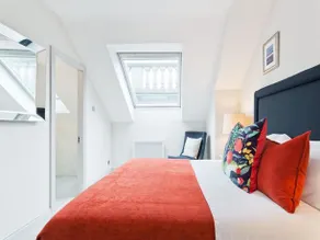 Exclusive City Centre Apartment - Image 5
