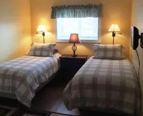 Serengeti Bed and Breakfast - Image 1