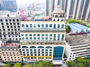 Royal Hotel Huaihua - Image 4