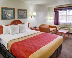 Econo Lodge Decatur - Image 3