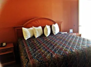 Economy Inn - Image 5