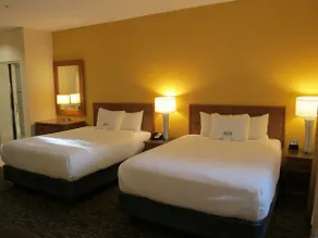 Carlsbad Suites - Image 3